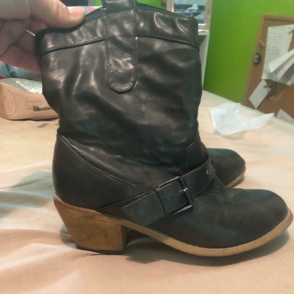 Booties - Picture 3 of 5